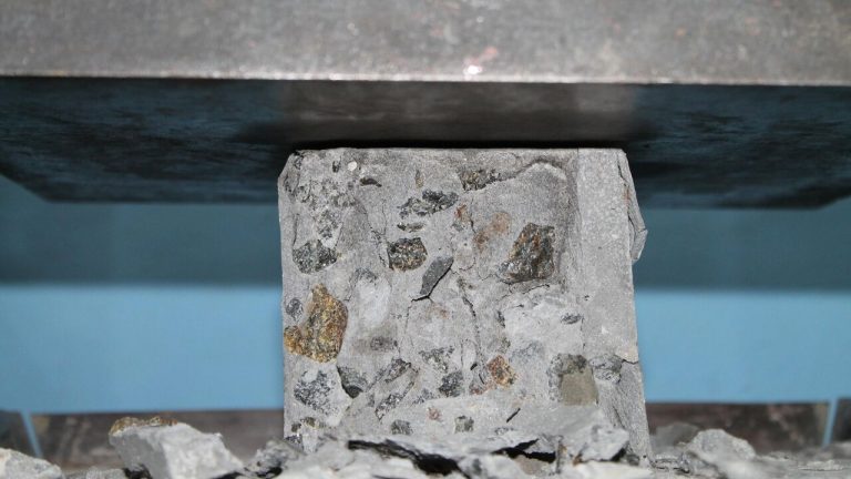 Koffiedik omzetten in beton: een oplossing om het afval te verwijderen en te voorkomen dat het op de vuilstort terechtkomt