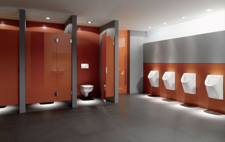Niet hurken en geen papier in de pot leggen: wat je moet doen als je naar een openbaar toilet gaat